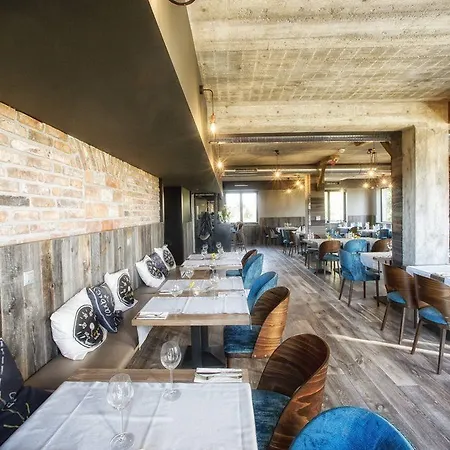 Residence Szary Hotel 3*